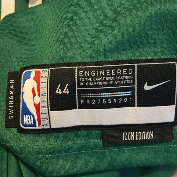 Boston Celtics brown jersey and 2 pairs of socks brand new lot . - Picture 5 of 5